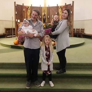 Meet your Posher, Caitlin
